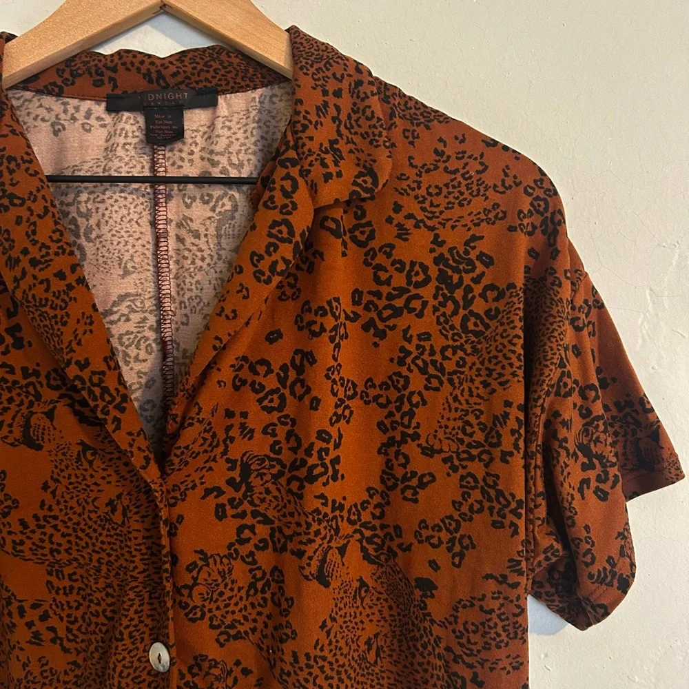 Cropped Button-Down - Picture 2 of 4